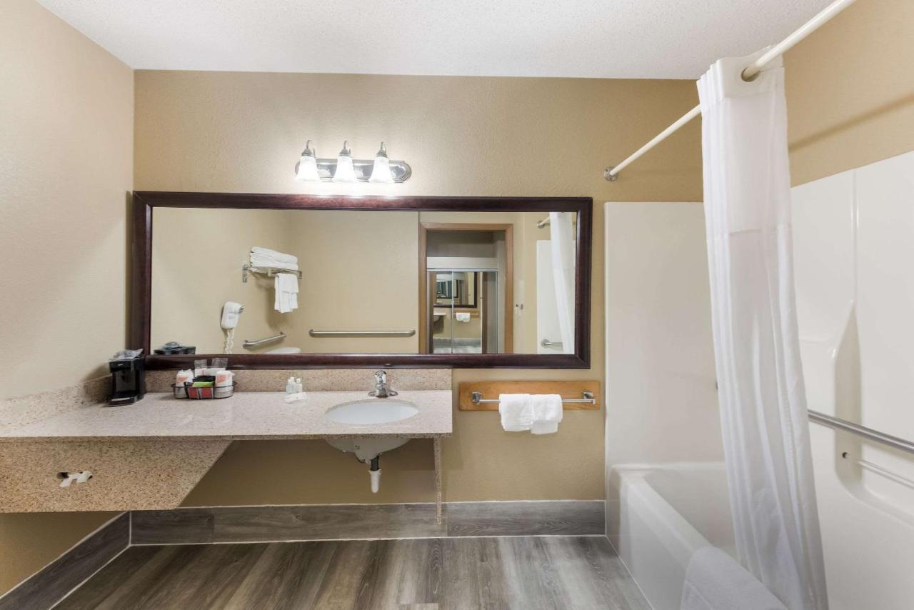 Quality Inn Upper Sandusky Exterior foto
